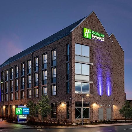 Holiday Inn Express Cambridge West - Cambourne, An Ihg Hotel Exterior foto